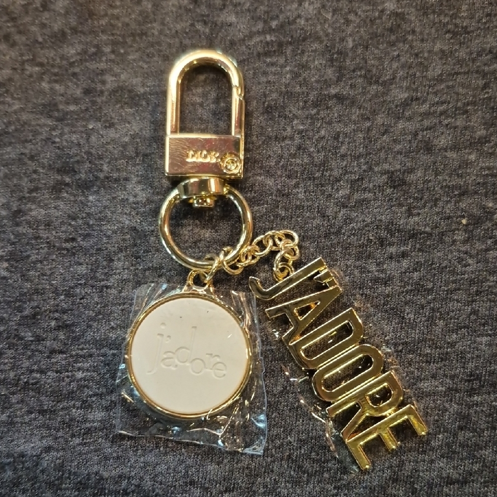 Gold and White Key Holder With 'J'adore' Charm - Picture 1 of 3